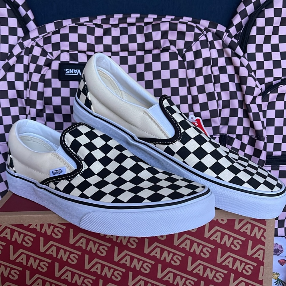Vans WMNS Classic Slip-On
Biks.Whichckerboard/Wht
VN000EYEBWW
Sneakers - Picture 5 of 16